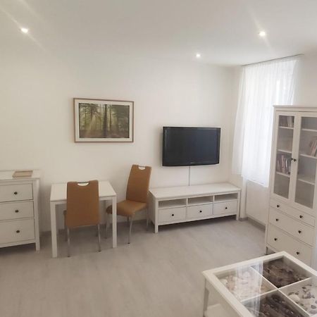 Gemuetliche Zweiraumwohnung In Ruhelage Viyana Dış mekan fotoğraf